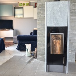 installation-poele-bois-tonwerk-accumulation-energie-panneaux-solaires-rotex