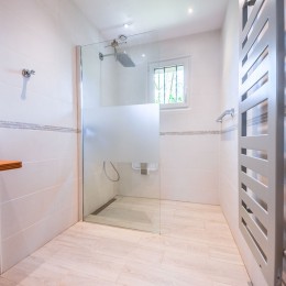 installation-salle-de-bain-moderne-design-eure-haute-normandie-plombier-installateur-thermique-1